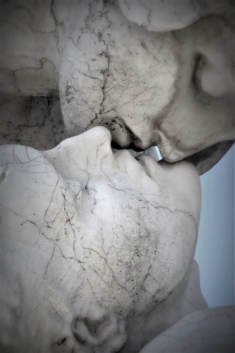 beso piedra estatua labios secos piel