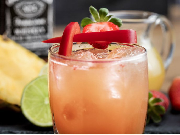 coctel whisky spicy jack strawberry