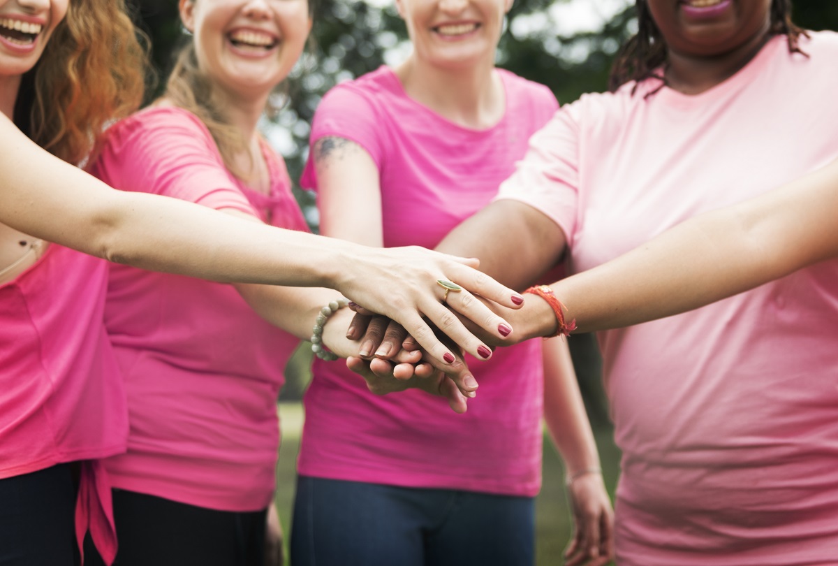 Mujeres contra el cáncer de mama rosa octubre