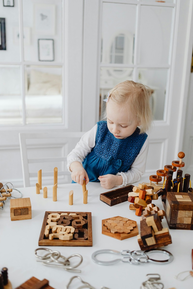 Juguete juego Montessori desarrollo infantil madera motricidad