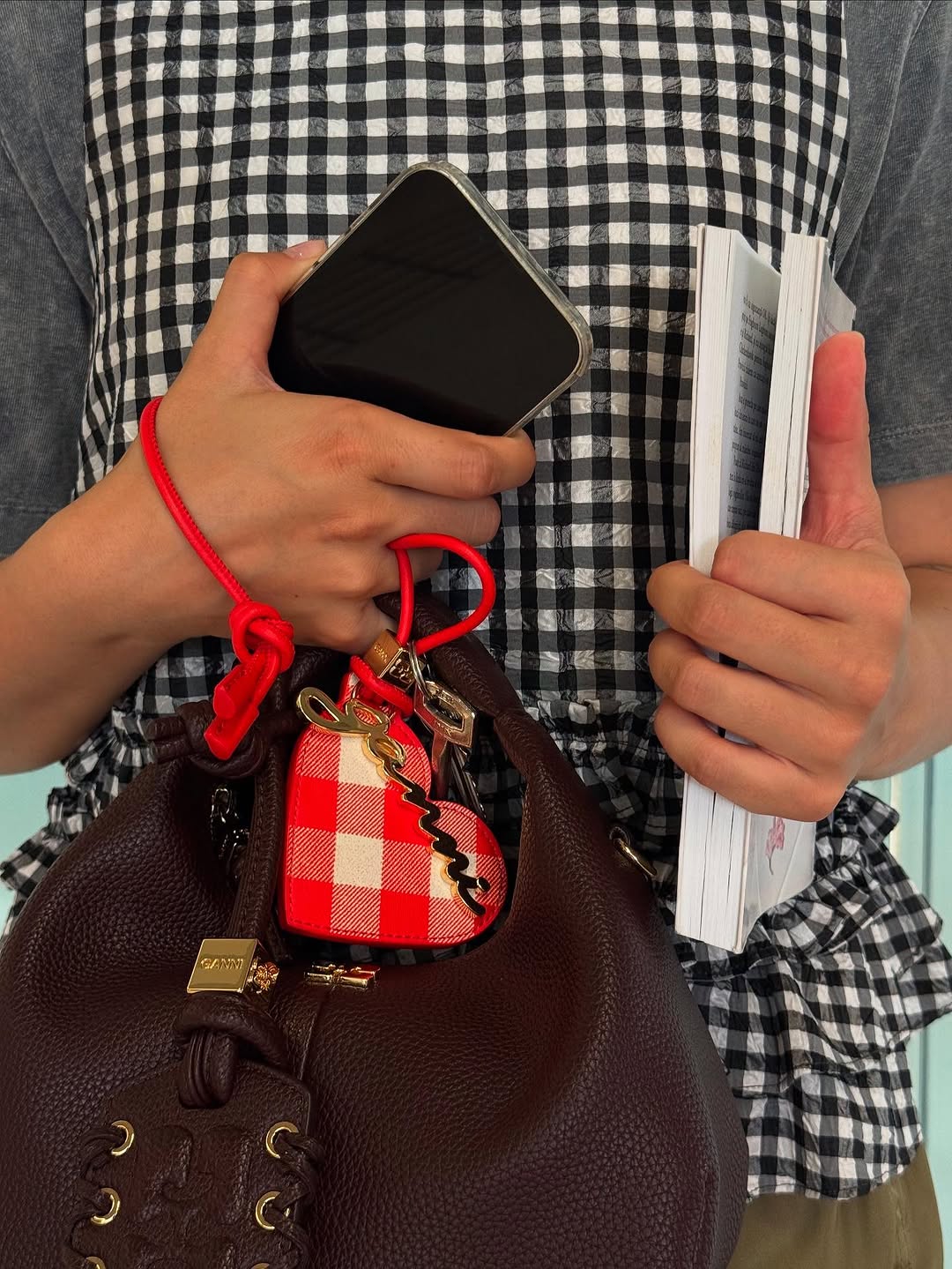 charm llavero colgante ganni