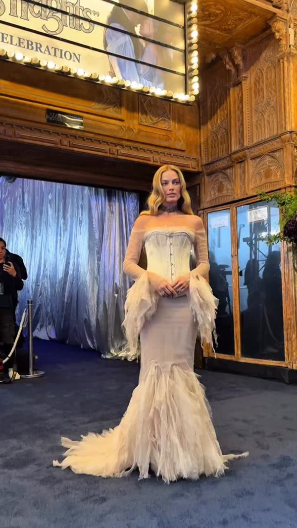 Margot Robbie cumbres Borrascosas