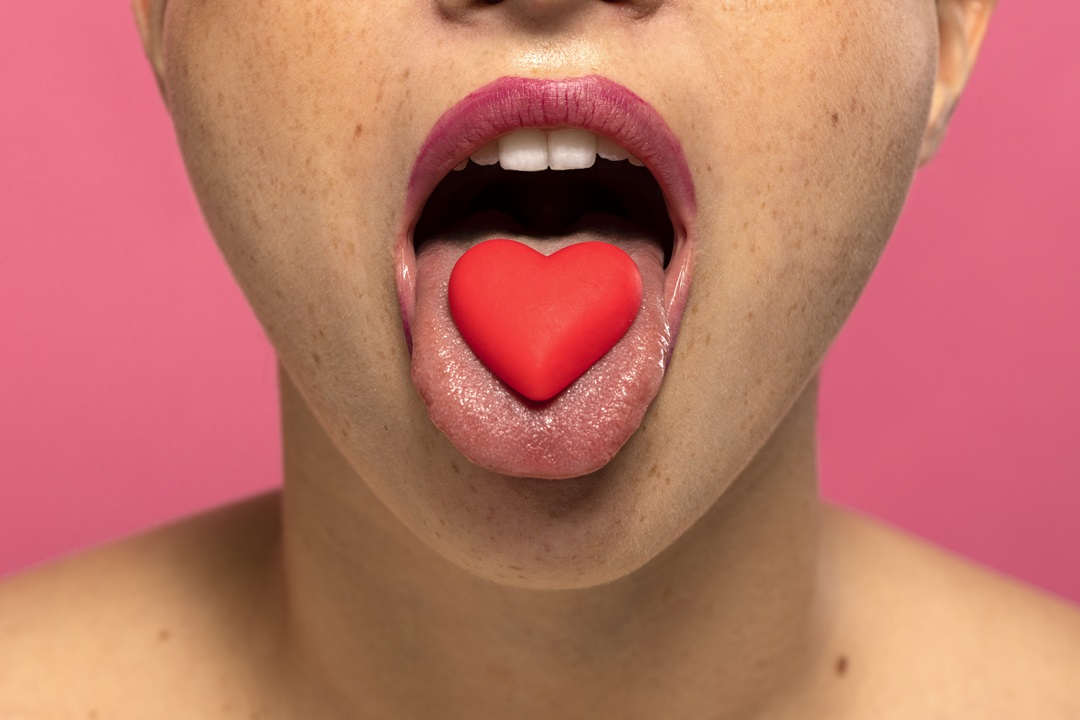 boca lengua corazón sonrisa dientes dulce postre
