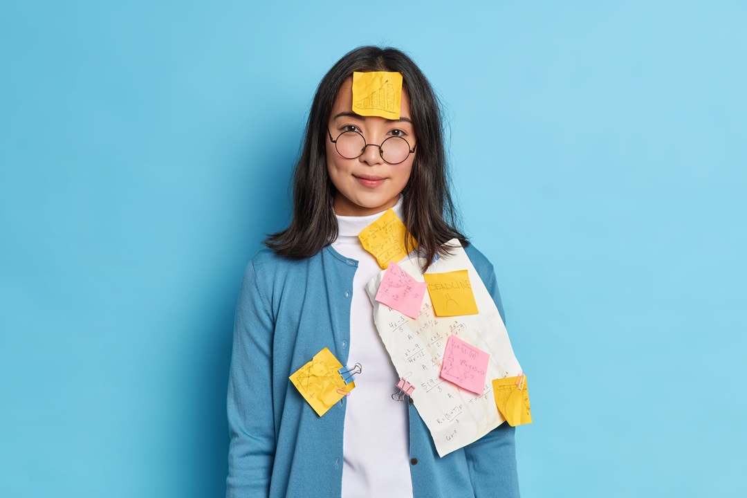 estudiante post it lentes memoria