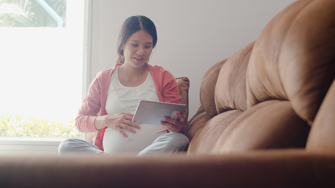 embarazo crianza maternidad podcast tablet