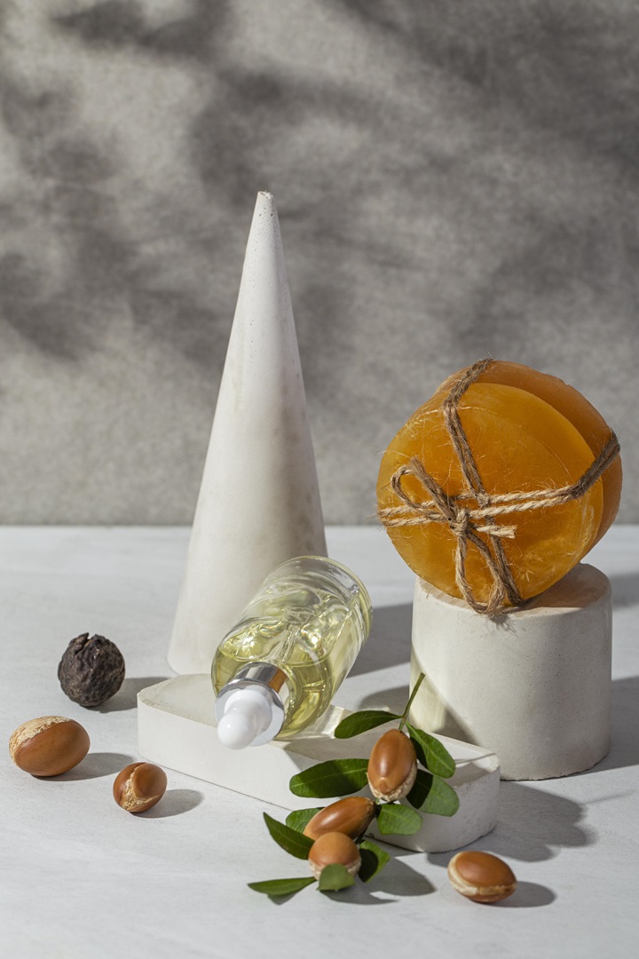 front-view-arrangement-natural-argan-product